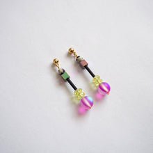 Load image into Gallery viewer, Confetti Bead Stud Earrings 01