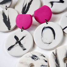 Load image into Gallery viewer, Vada Earrings - XO