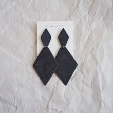 Load image into Gallery viewer, Two of Diamonds Earrings