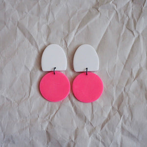 De Nada Small Dangle Earrings // Neon Pink