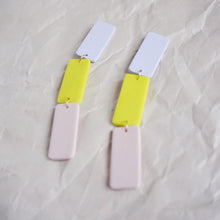Load image into Gallery viewer, Linear Stack Earrings 002